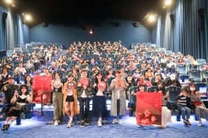 編導靳家驊、監製王小茵與劇中飾演母女的主要演員陳意涵、林品彤驚喜現身映後座談。