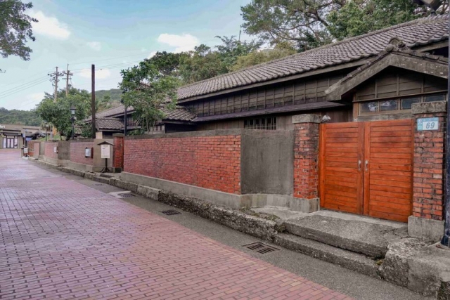 昔日礦業繁榮下的日式宿舍建築群，黃金博物館四連棟大受影視劇組青睞，更是電視劇《生生世世》的拍攝場景。
