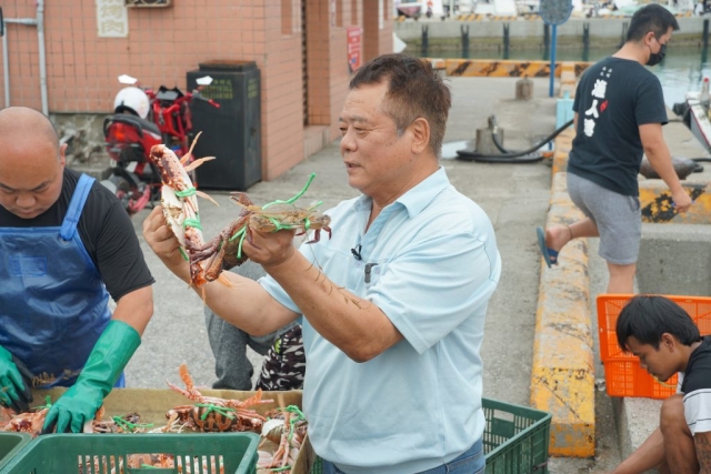 新北影響力之實踐海洋永續的航海家—吳兩成，致力推廣新北在地品牌「萬里蟹」及實踐海洋資源永續。