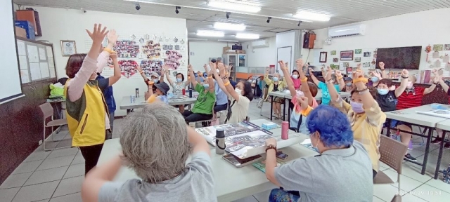 新北市府持續推動高齡者道安宣導，如偏鄉監理考照服務結合互動式活動，強化長者正確用路觀念。