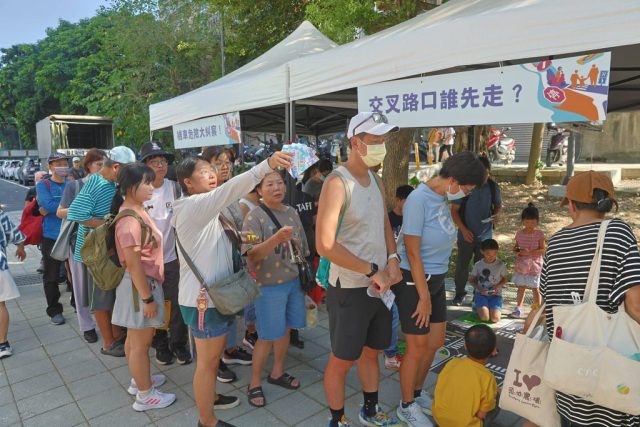 1.闖關活動規劃五大關卡，涵蓋行人號誌、機車安全、高齡換照、路口停讓及交通標誌標線